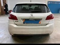 Gebraucht Peugeot 308 130 PS (95 kW) 2015 Weiß Limousine