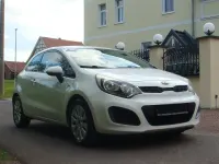 Gebraucht Kia Rio Attract 86 PS (63 kW) 2013 Weiß Limousine