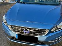 Gebraucht Volvo V60 244 PS (179 kW) 2016 Blau Kombi