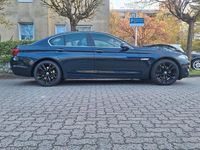Gebraucht BMW 530 258 PS (189 kW) 2013 Blau Limousine