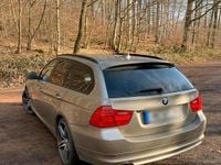 Gebraucht BMW 320 184 PS (135 kW) 2011 Gold Kombi