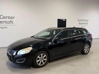 Gebraucht Volvo V60 Momentum 136 PS (100 kW) 2013 Schwarz Kombi