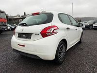 Gebraucht Peugeot 208 Access 68 PS (50 kW) 2014 Weiß Kleinwagen