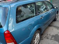 Gebraucht Ford Focus 116 PS (85 kW) 2001 Blau Kombi