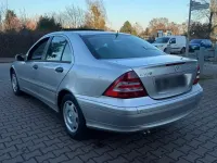 Gebraucht Mercedes C180 Classic 143 PS (105 kW) 2002 Silber Limousine