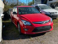 Gebraucht Hyundai i30 109 PS (80 kW) 2010 Rot Kleinwagen