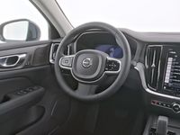 Gebraucht Volvo V60 CC Plus 197 PS (144 kW) 2023 Denim blue / metallic Kombi