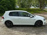 Gebraucht VW Golf VII 125 PS (91 kW) 2015 Weiß Kleinwagen
