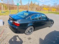 Gebraucht BMW 320 177 PS (130 kW) 2008 Schwarz Limousine