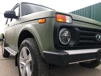 Neu Lada niva 83 PS (61 kW) 2026 Grün SUV
