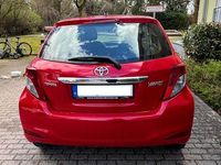 Gebraucht Toyota Yaris 69 PS (50 kW) 2012 Rot Kleinwagen