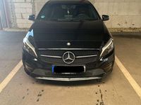 Gebraucht Mercedes A180 116 PS (85 kW) 2017 Schwarz Limousine