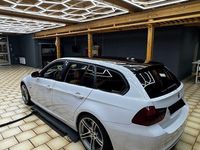 Gebraucht BMW 325 Shadowline 204 PS (150 kW) 2011 Grau Kombi