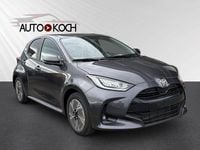 Neu Toyota Yaris Hybrid 116 PS (85 kW) 2025 Grau Limousine