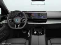 Gebraucht BMW 550e Comfort Edition 489 PS (359 kW) 2025 Limousine