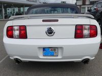 Gebraucht Ford Mustang 305 PS (224 kW) 2006 Weiß Cabrio