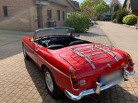 Second-hand MG B 95 CP (69 kW) 1968 Roșu Cabrio