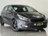 Gebraucht Kia Ceed Spirit 135 PS (99 kW) 2013 Grau Kleinwagen