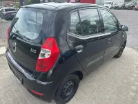 Gebraucht Hyundai i10 Edition 69 PS (50 kW) 2012 Schwarz Kleinwagen