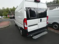 Gebraucht Peugeot Boxer Premium 140 PS (102 kW) 2021 Weiß Van
