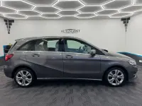 Gebraucht Mercedes B200 Style 156 PS (114 kW) 2018 Grau Kleinwagen