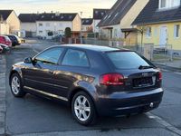 Gebraucht Audi A3 Attraction 105 PS (77 kW) 2012 Grau Limousine