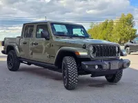 Neu Jeep Gladiator Sport 290 PS (213 kW) 2026 Grün Pickup