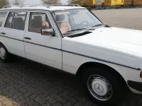 Gebraucht Mercedes 240 72 PS (52 kW) 1984 Weiß Kombi