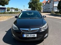 Używany Opel Astra Edition 140 KM (102 kW) 2010 Czarny Sedan/Limuzyna