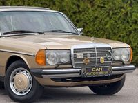 Gebraucht Mercedes 200 109 PS (80 kW) 1982 Beige Limousine