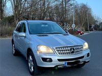 Gebraucht Mercedes ML320 224 PS (164 kW) 2007 Silber SUV