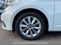 Gebraucht Seat Leon Style 125 PS (91 kW) 2017 White candy Limousine