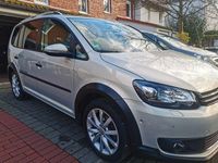 Second-hand VW Touran 177 CP (130 kW) 2015 Argintiu Monovolum