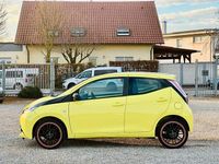 Gebraucht Toyota Aygo X-cite 69 PS (50 kW) 2016 Dynamic yellow Kleinwagen