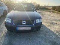 Gebraucht VW Passat 131 PS (96 kW) 2001 Blau Kombi