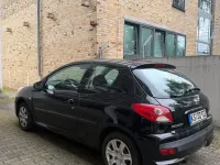 Gebraucht Peugeot 206+ 75 PS (55 kW) 2010 Schwarz Kleinwagen