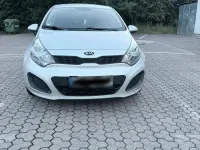Gebraucht Kia Rio 109 PS (80 kW) 2011 Silber Limousine