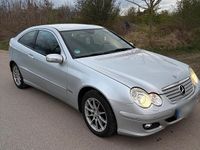 Gebraucht Mercedes C180 143 PS (105 kW) 2005 Silber Coupé