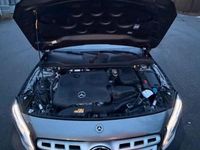 Gebraucht Mercedes GLA180 122 PS (89 kW) 2019 Grau SUV