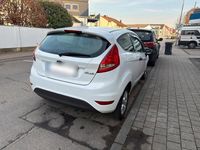 Gebraucht Ford Fiesta 60 PS (44 kW) 2009 Weiß Kleinwagen