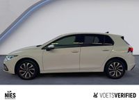 Gebraucht VW Golf VIII Life 150 PS (110 kW) 2022 Weiß Limousine