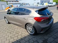 Gebraucht Ford Focus Titanium 125 PS (91 kW) 2019 Silber Limousine