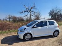 Gebraucht Toyota Aygo 68 PS (50 kW) 2007 Weiß Kleinwagen