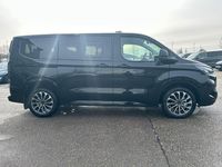 Neu Ford Tourneo Titanium 150 PS (110 kW) 2025 Agate black Van / Kleinbus