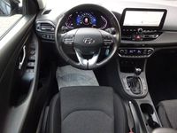 gebraucht Hyundai i30 1.6 CRDi EU6d-T Intro Edition Alu 16 Shz Rkam Navi