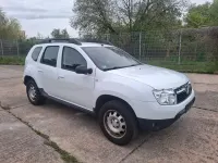 Używany Dacia Duster Lauréate 105 KM (77 kW) 2012 Biały SUV