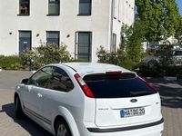 Second-hand Ford Focus 109 CP (80 kW) 2007 Alb Hatchback