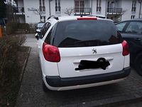 Gebraucht Peugeot 207 Premium 92 PS (67 kW) 2012 Weiß Kombi