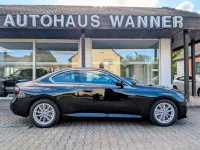 Gebraucht BMW 230 Coupé Sport Line 245 PS (180 kW) 2025 Black sapphire Coupé