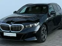 Gebraucht BMW 550e M Sport 313 PS (230 kW) 2025 Saphrischwarz met. Kombi